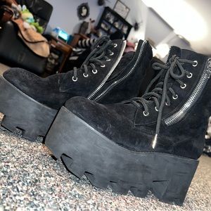Current mood greenpoint boots size 10 worn once